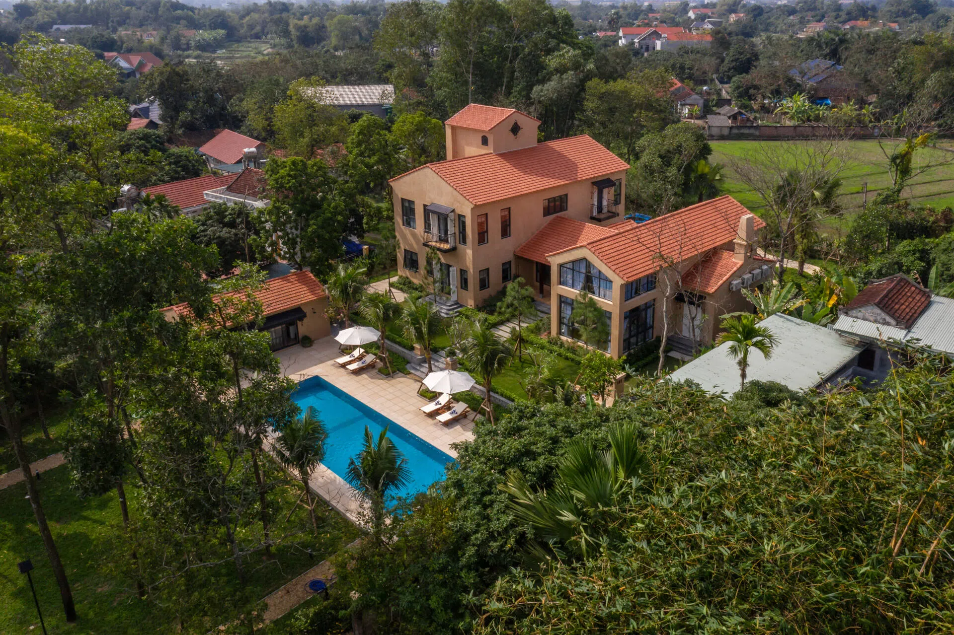The Village Château: Đưa phong cách Pháp vào trong không gian nghỉ dưỡng | D12 Architect