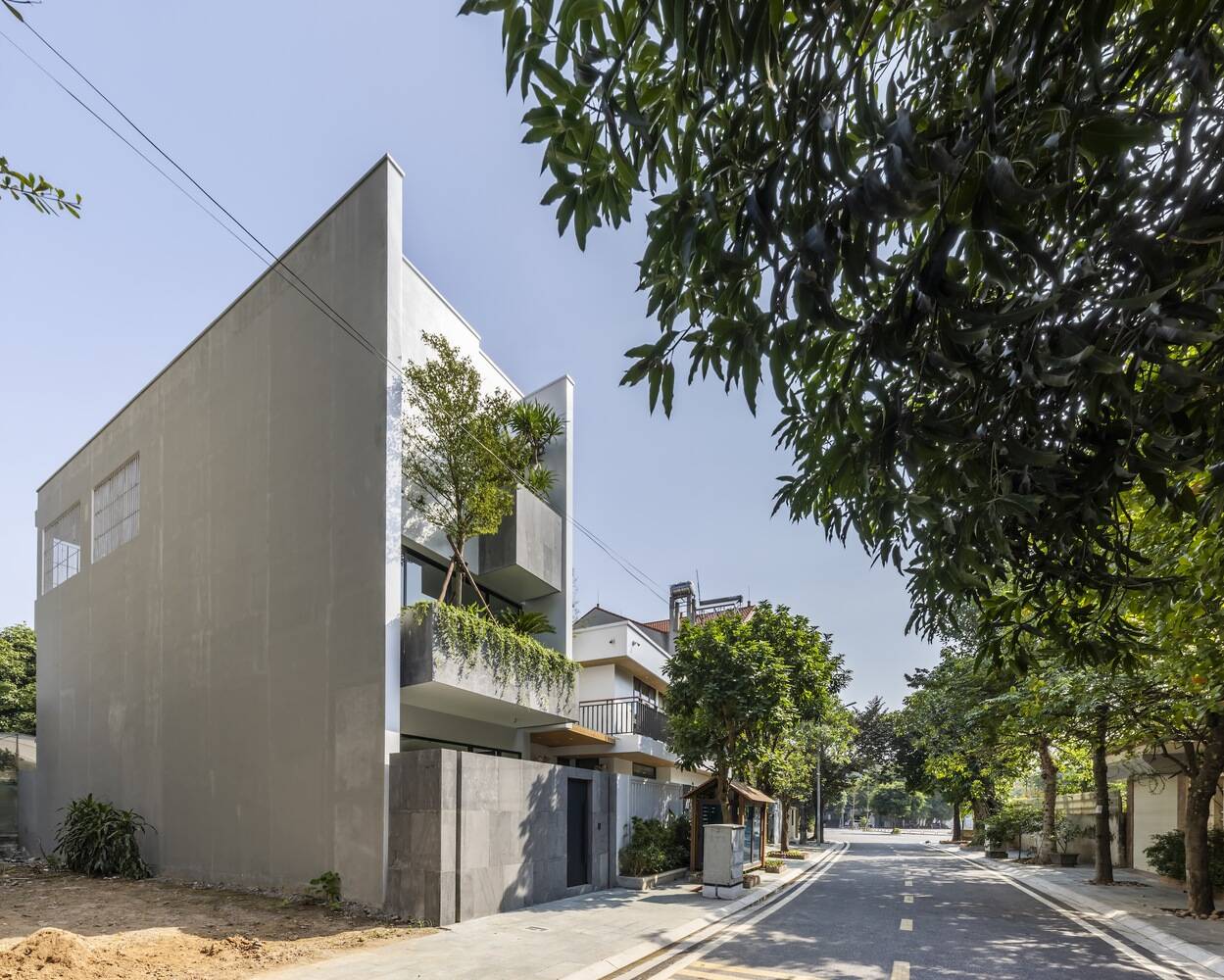 Việt Trì House – Cải tạo căn nhà có mặt tiền đón nắng từ hướng Tây| i.House Architecture and Construction